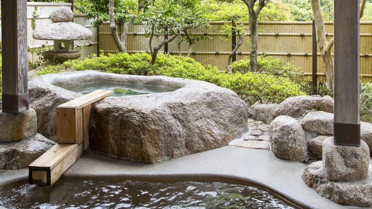 【冬の味覚】てっさ・てっちりに、ふぐの唐揚げ「ふぐ会席」スイーツカフェ付