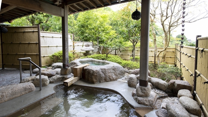 【冬の味覚】てっさ・てっちりに、ふぐの唐揚げ「ふぐ会席」スイーツカフェ付