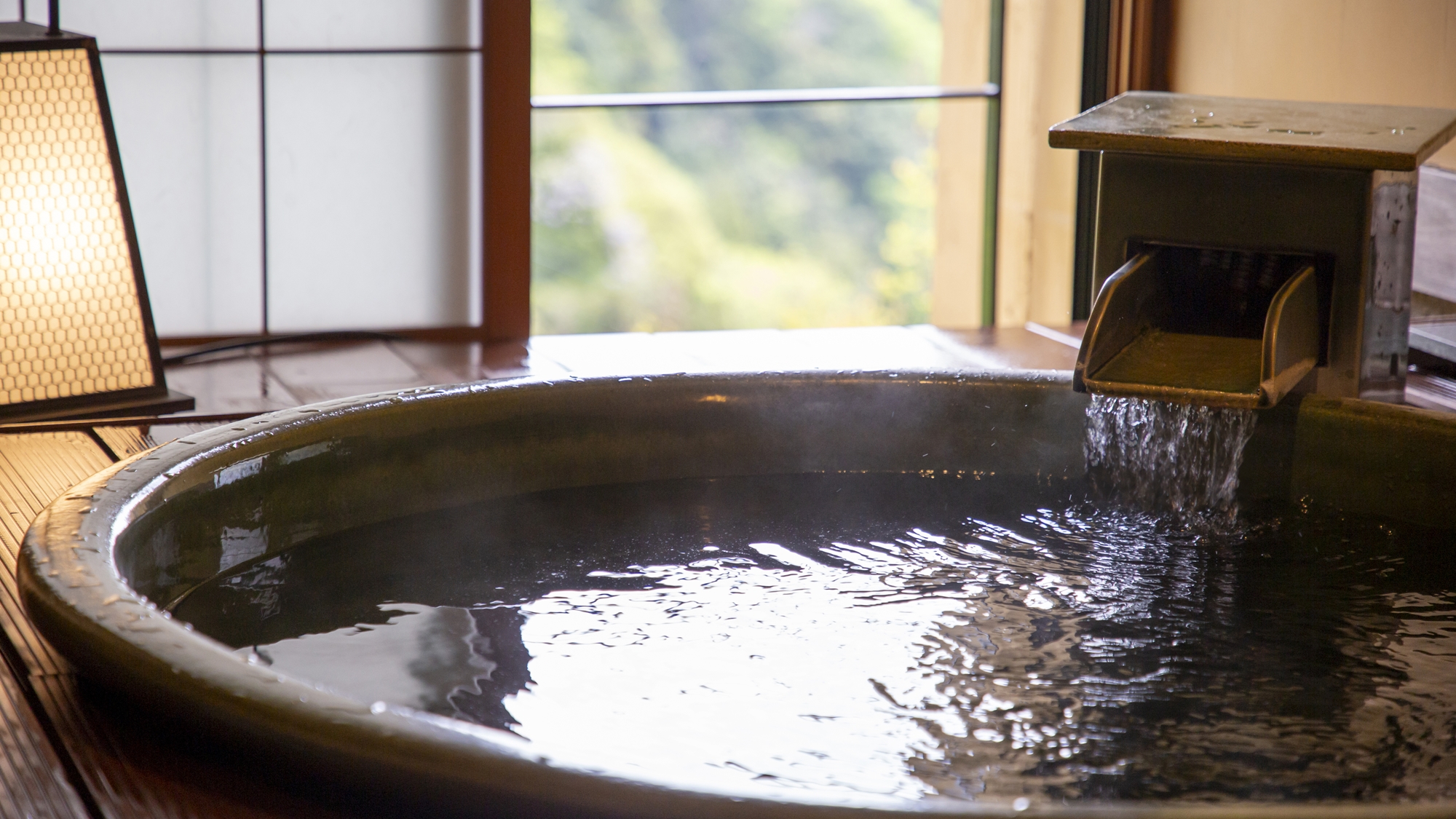 温泉半露天風呂付特別室／10畳＋ベッド45平米／冷蔵庫フリー