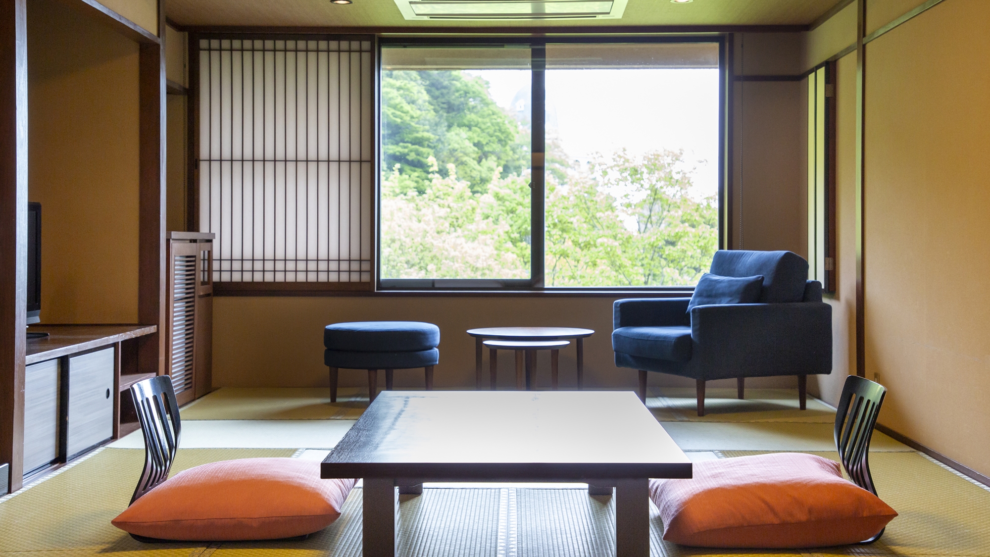 温泉半露天風呂付特別室／10畳＋ベッド45平米／冷蔵庫フリー