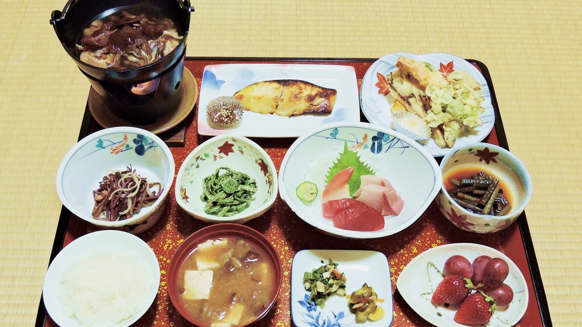 【スタンダード】24時間いつでも温泉三昧！肘折名産きのこと山菜たっぷりの郷土料理／2食付