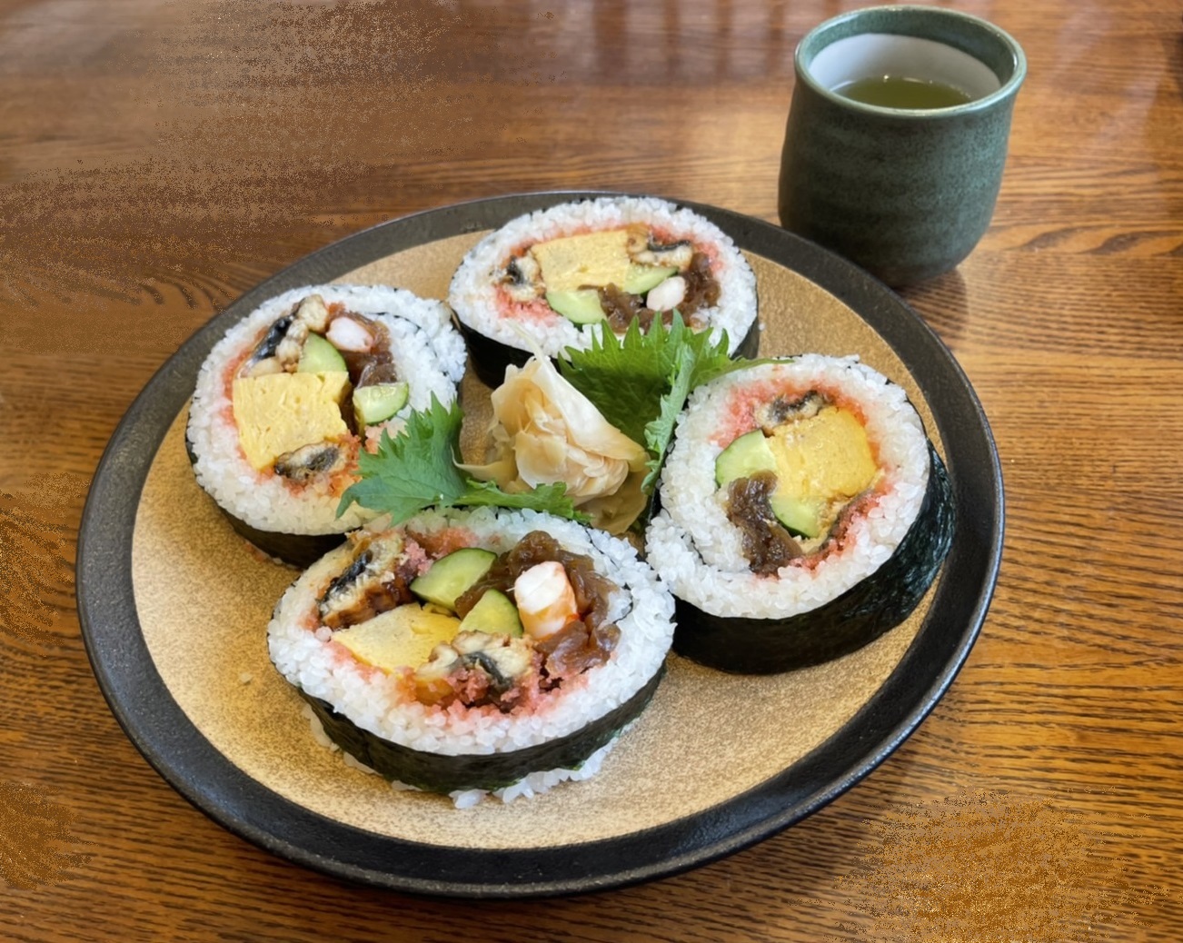 【太巻】（夕食一例）寿司と割烹料理のお店「ひょうたん」のデリバリー