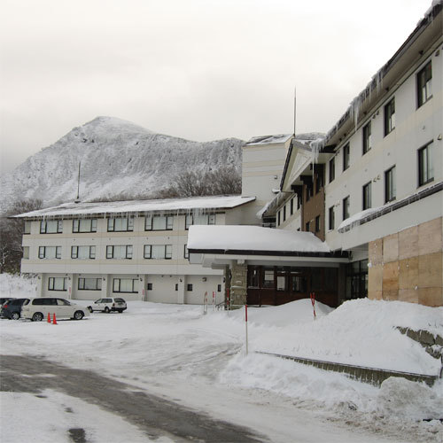 当館は標高1200ｍに位置する雲上の温泉宿です