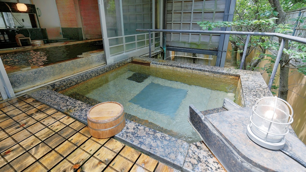 貸切温泉　御殿湯「桜」露天風呂