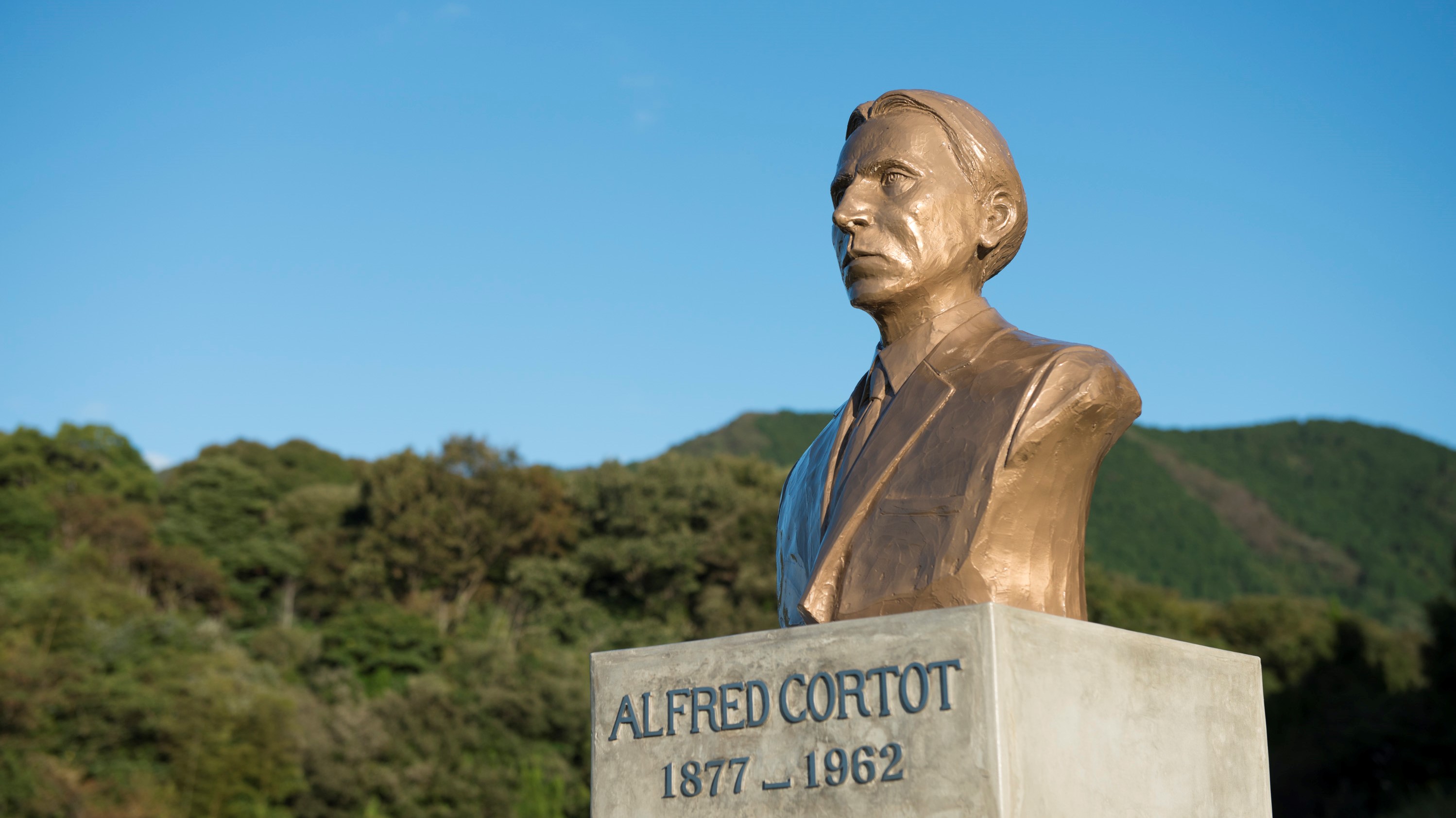 コルトー記念碑