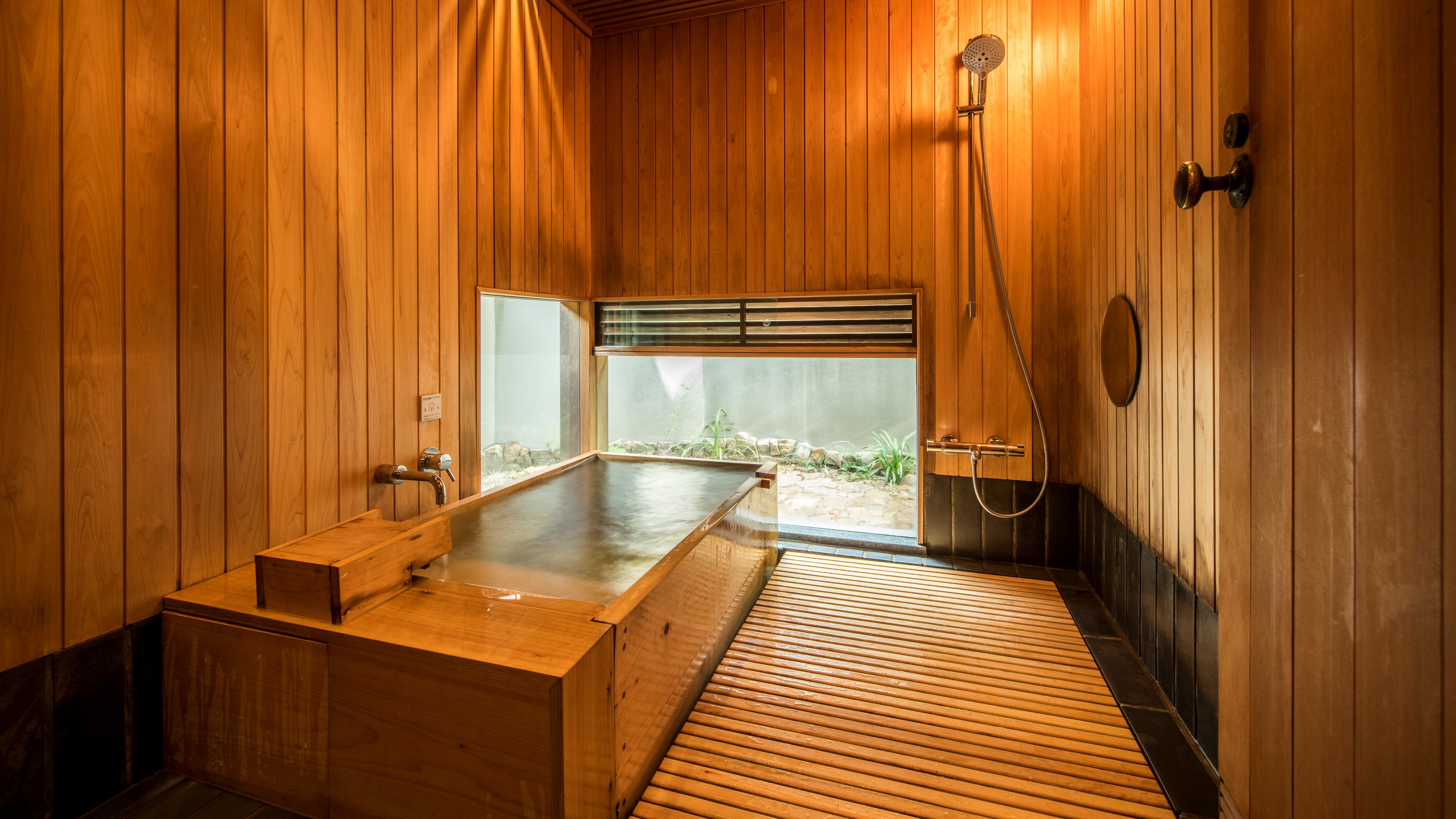 特別室２０１号室　竹翠亭　温泉