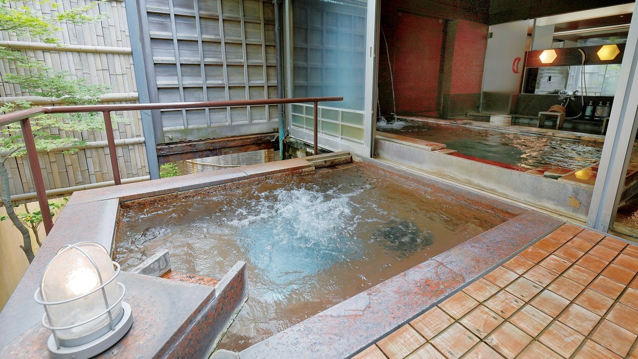 貸切温泉　御殿湯「楓」露天風呂