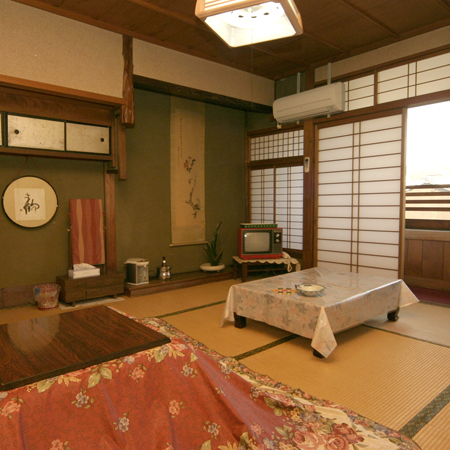 Japanese-style room (8 tatami mats)