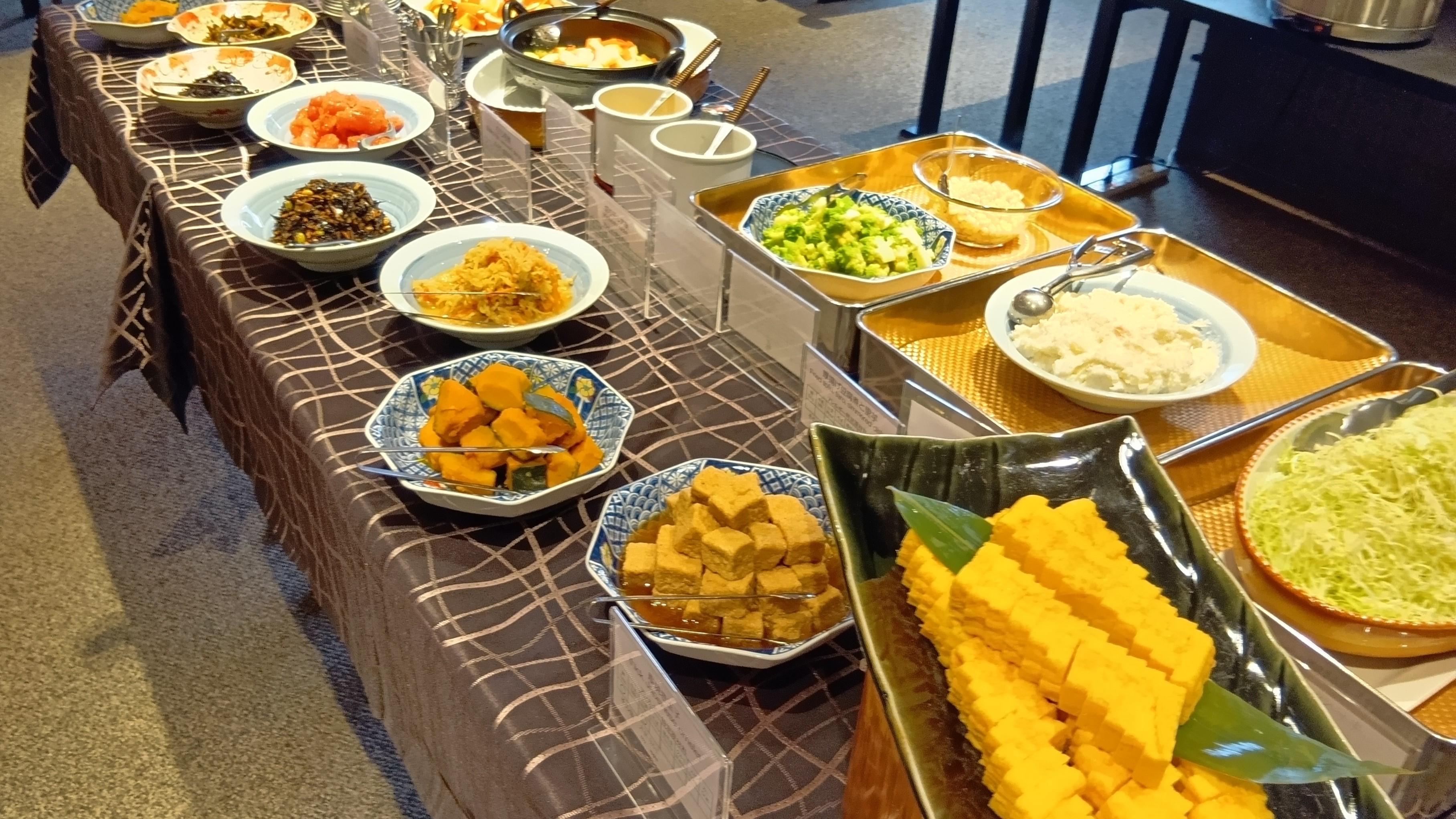 朝食バイキング