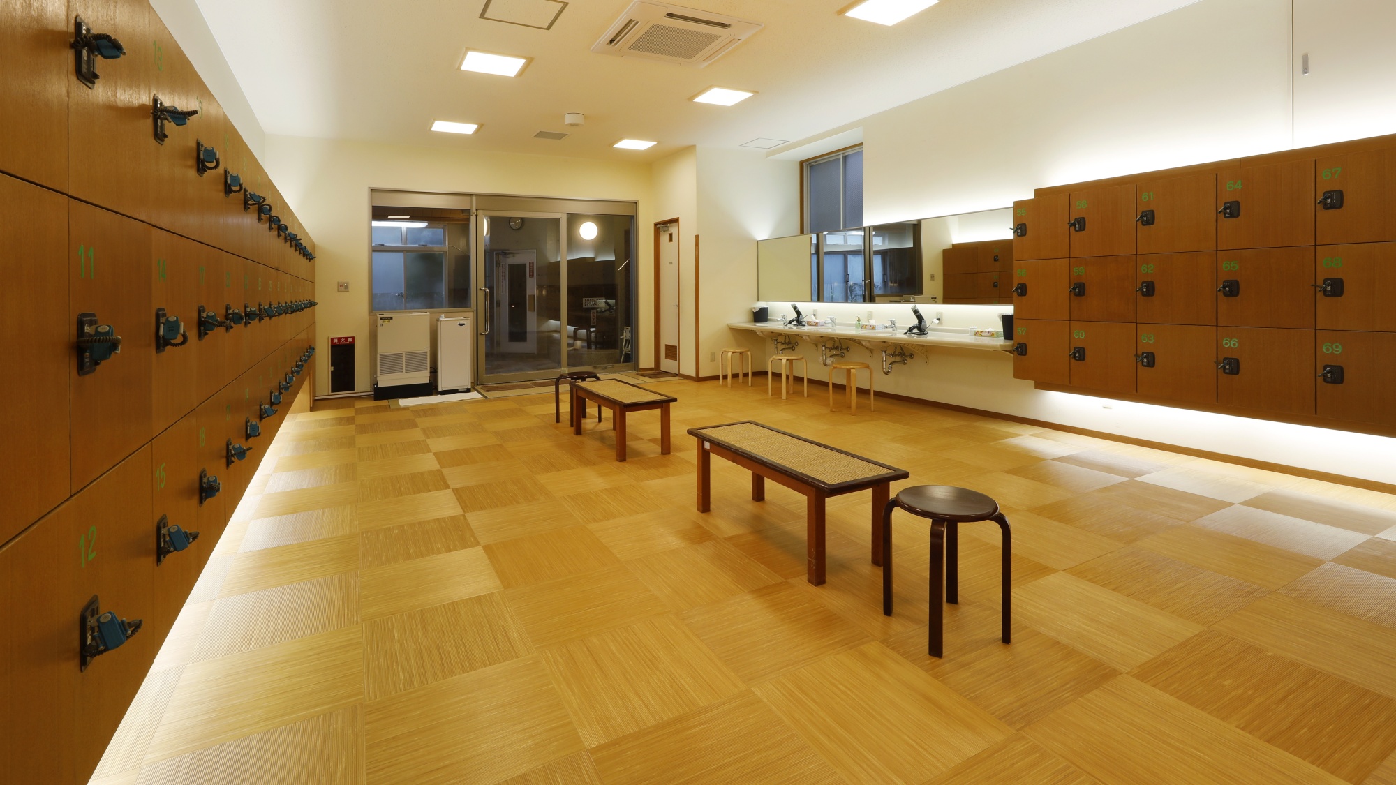*[霧の森交湯～館]2025年3月リニューアル！広々とした更衣室