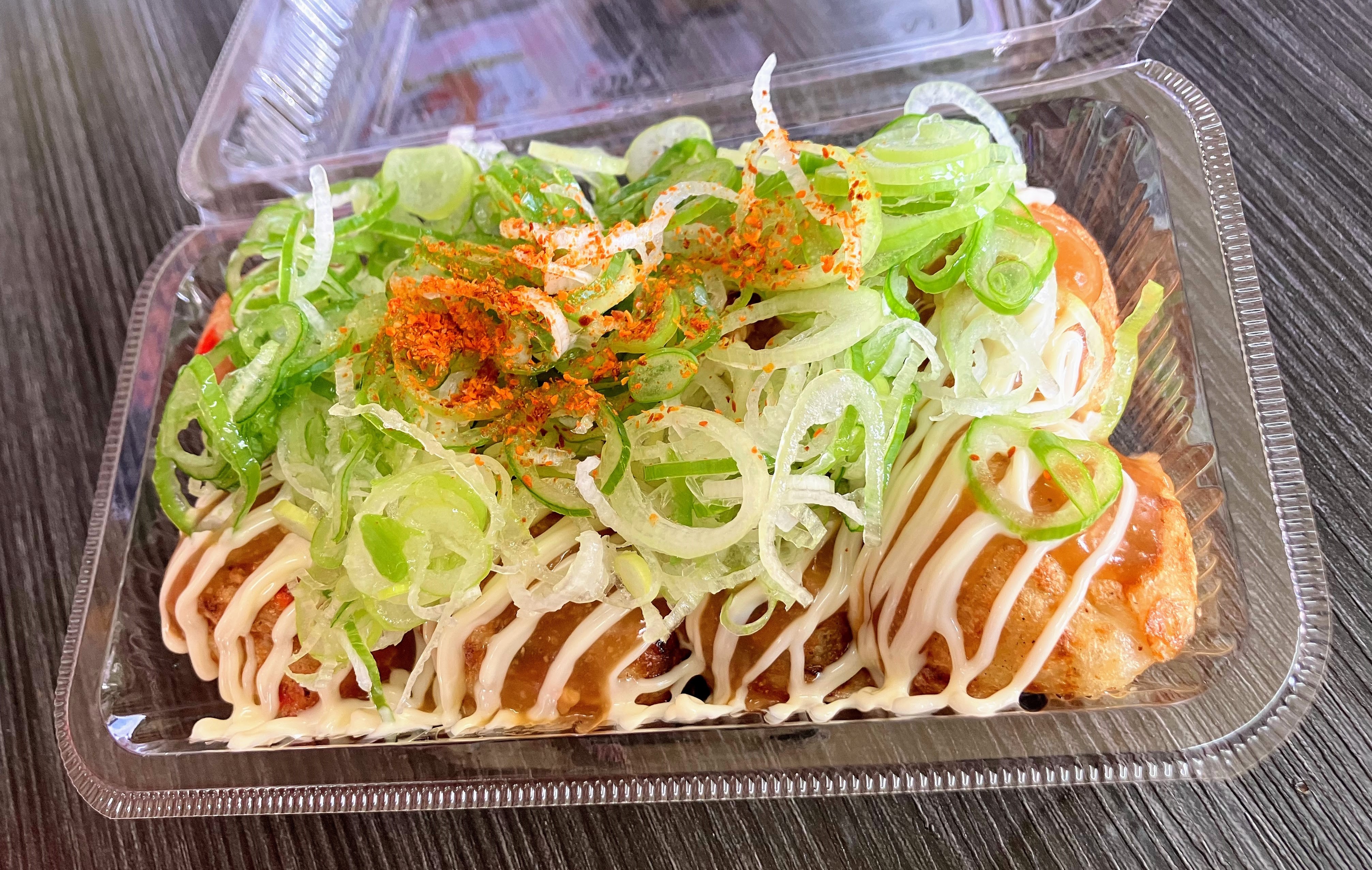 おすすめ近郊店☆アツアツの各種たこ焼き＆トッピングも豊富です♪　（徒歩1分）