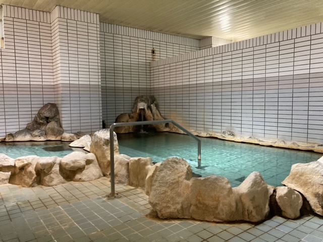1階・温泉大浴場  『源泉100％かけ流し利用』♨【朝6時～夜22時まで】