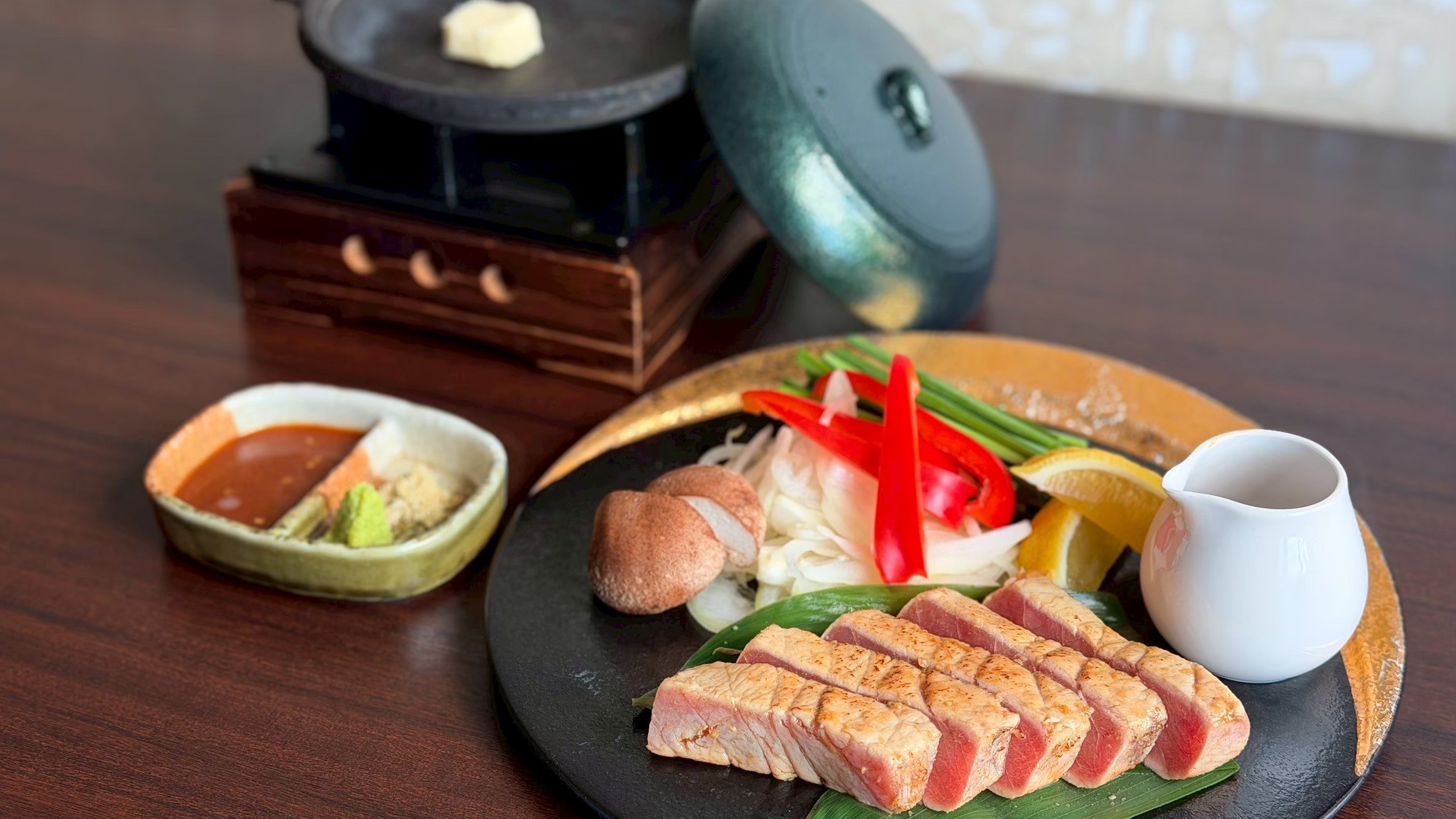 マグロステーキを贅沢に味わう陶板焼き会席プラン