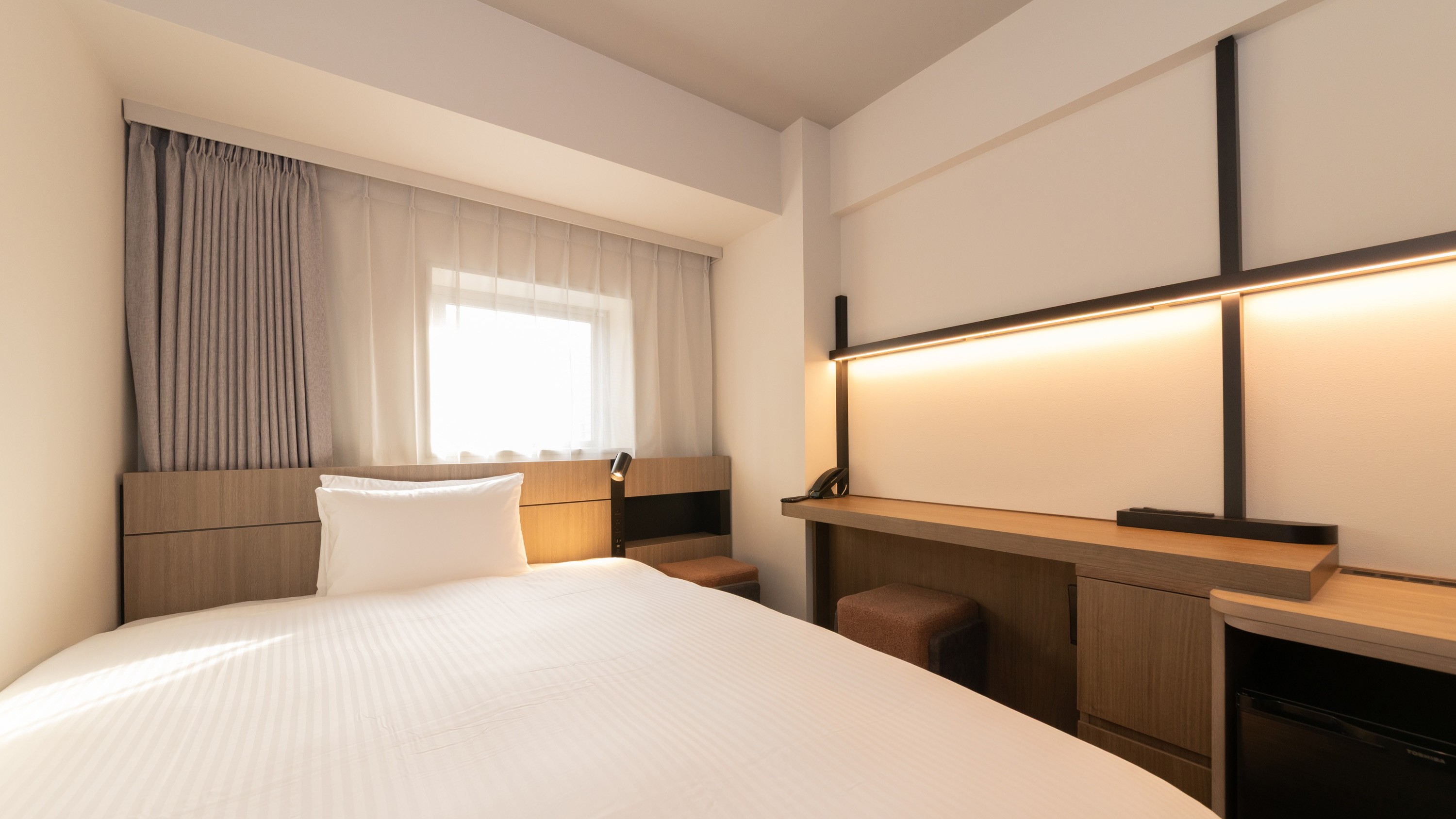 【EXセミダブル】15㎡ / ベッド幅140㎝