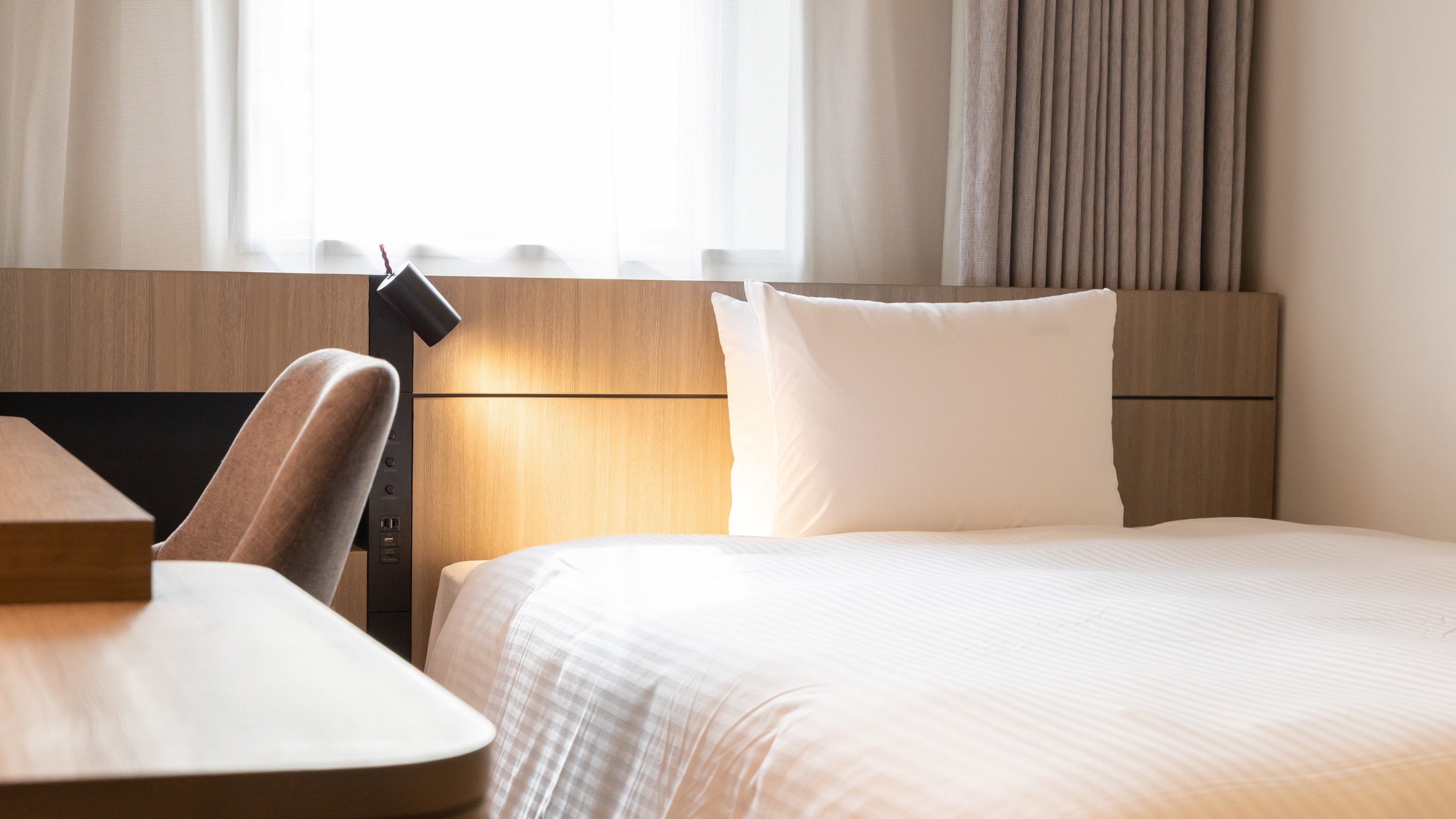 【EXセミダブル】15㎡ / ベッド幅140㎝