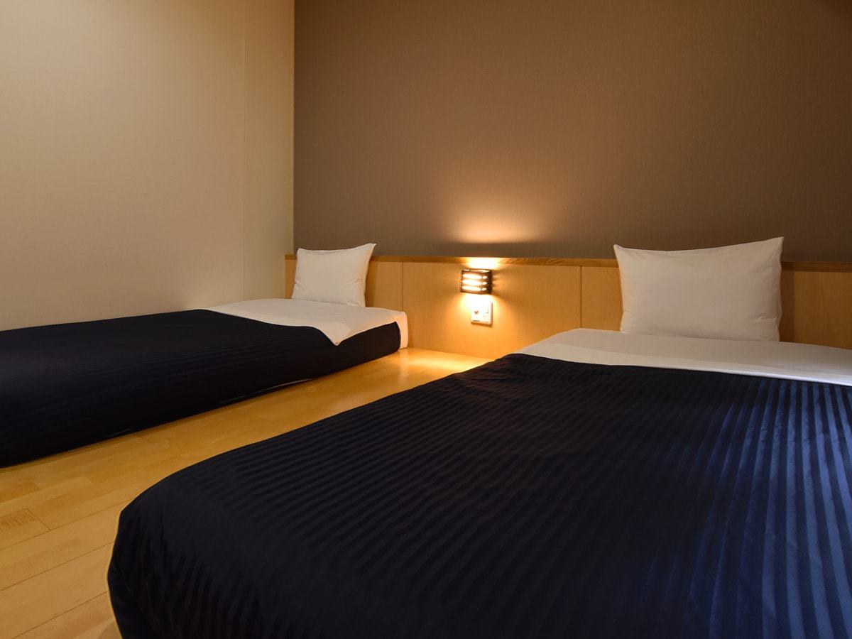 【ツインA】シングルベッドを2台配置したお部屋。1名様のご利用も可能です。