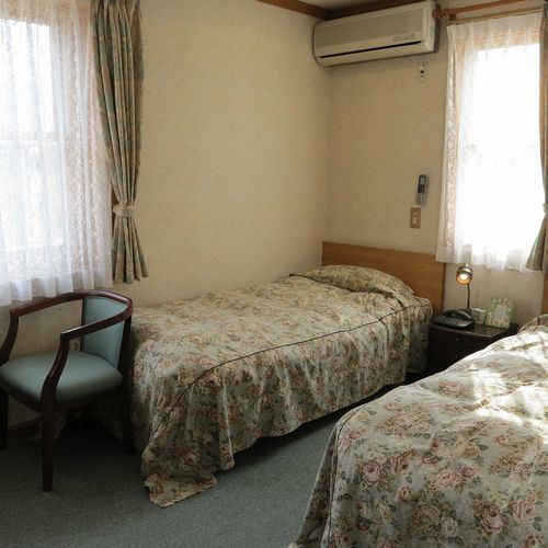 Kamar twin (dengan kamar mandi dan toilet) [Bebas asap rokok]