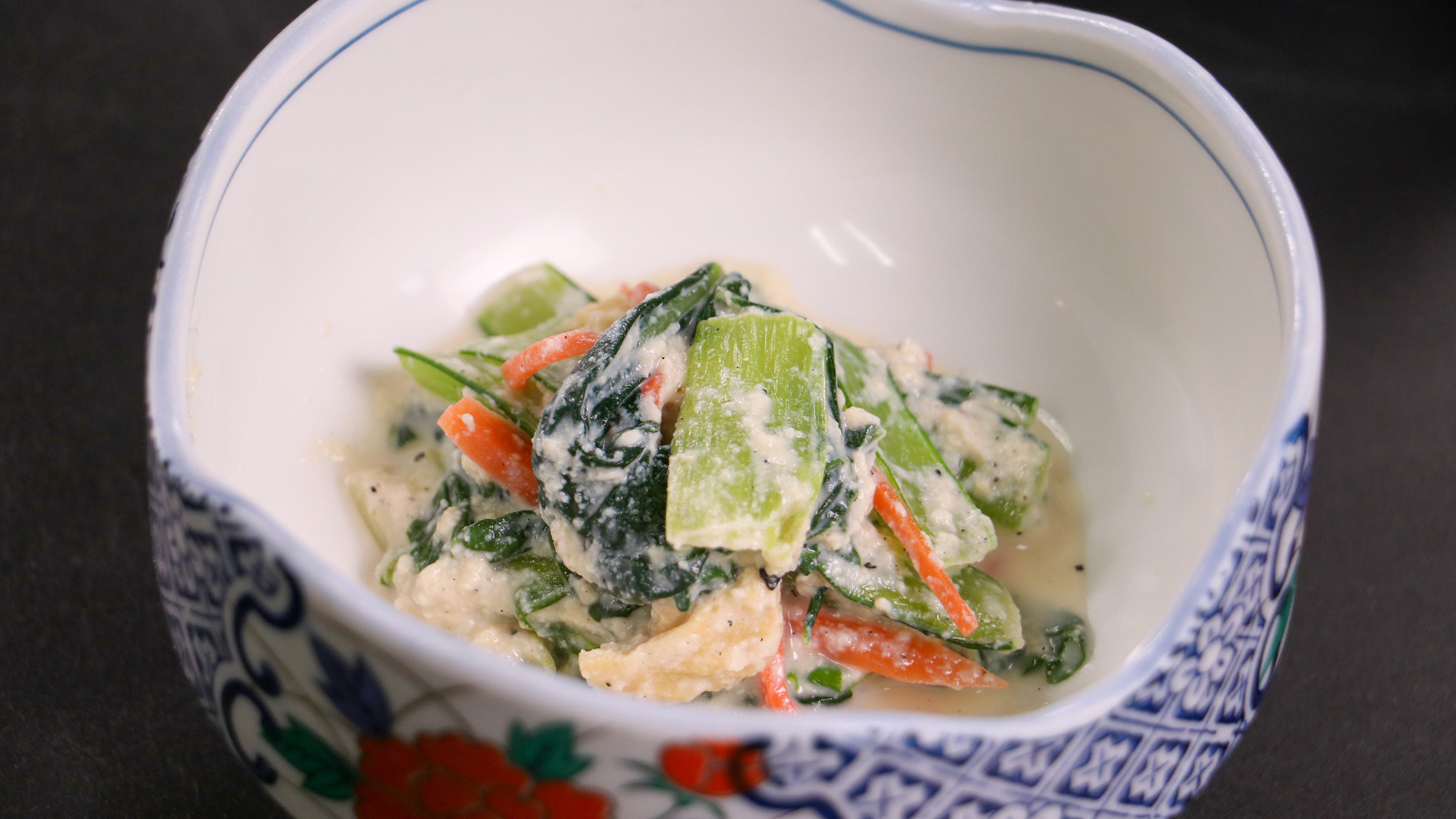 #ご朝食一例　しっとりとした豆腐の旨みに野菜の食感が光る、やさしい白和えです