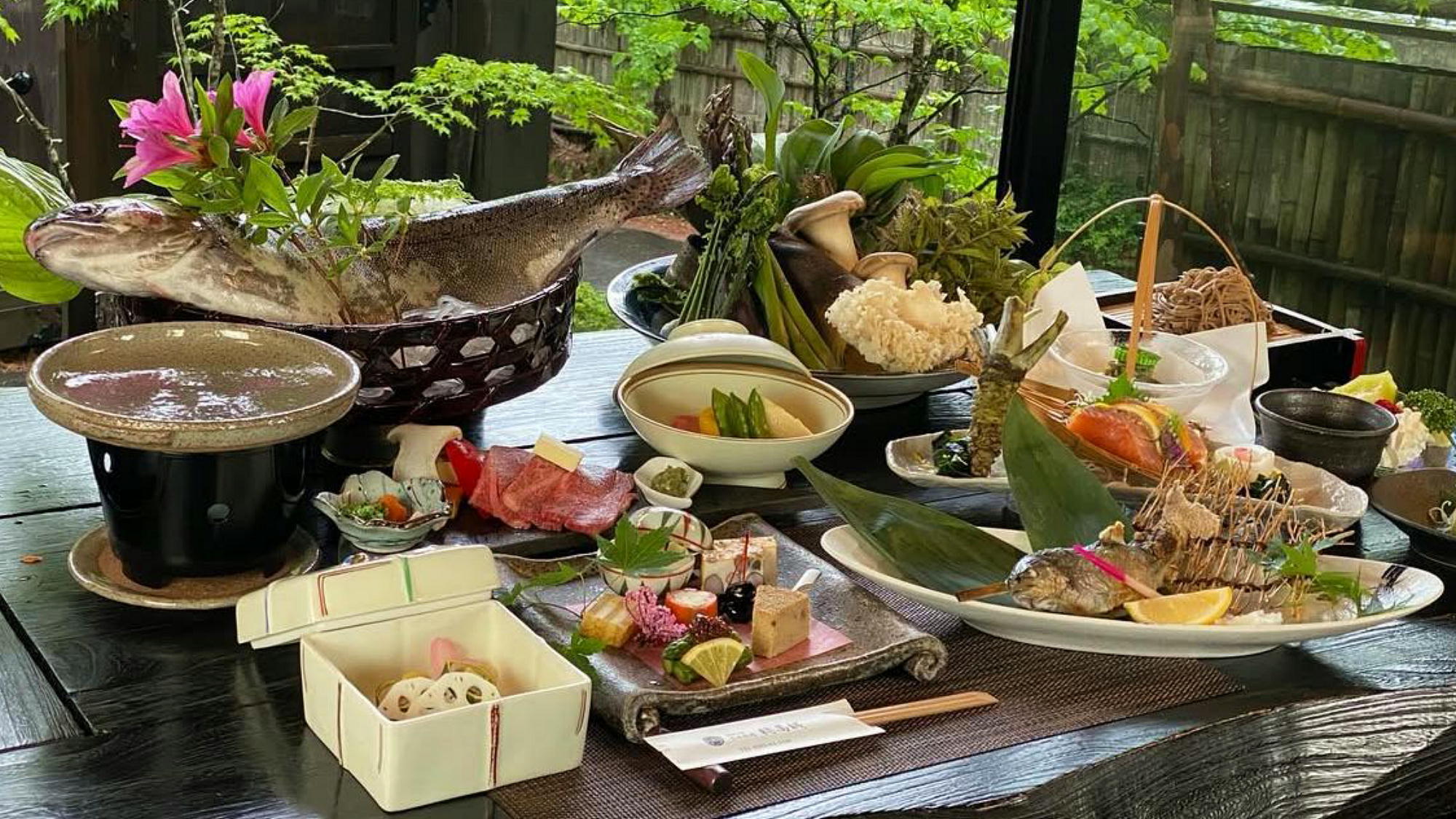 【期間限定！直前割】四季かわり安曇野会席膳と天然温泉◆「豪商の隠れ家」で過ごす＜1泊2食＞