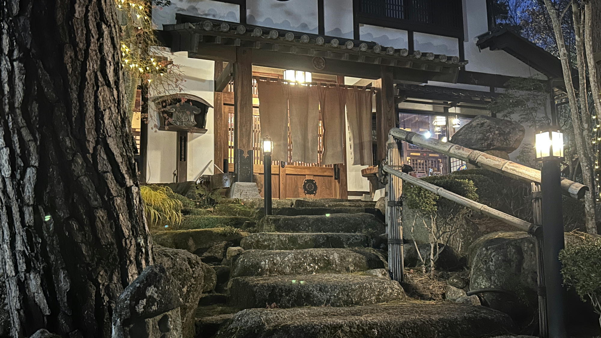 【夕暮れの外観】