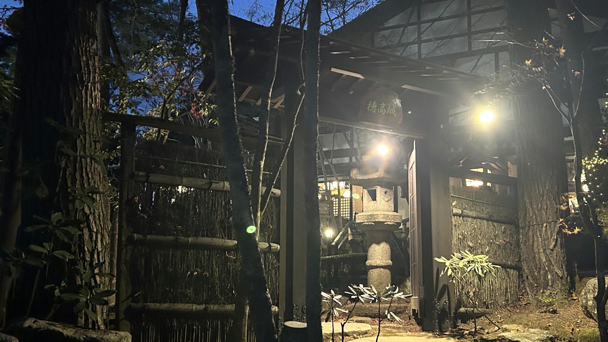 【夕暮れの外観】