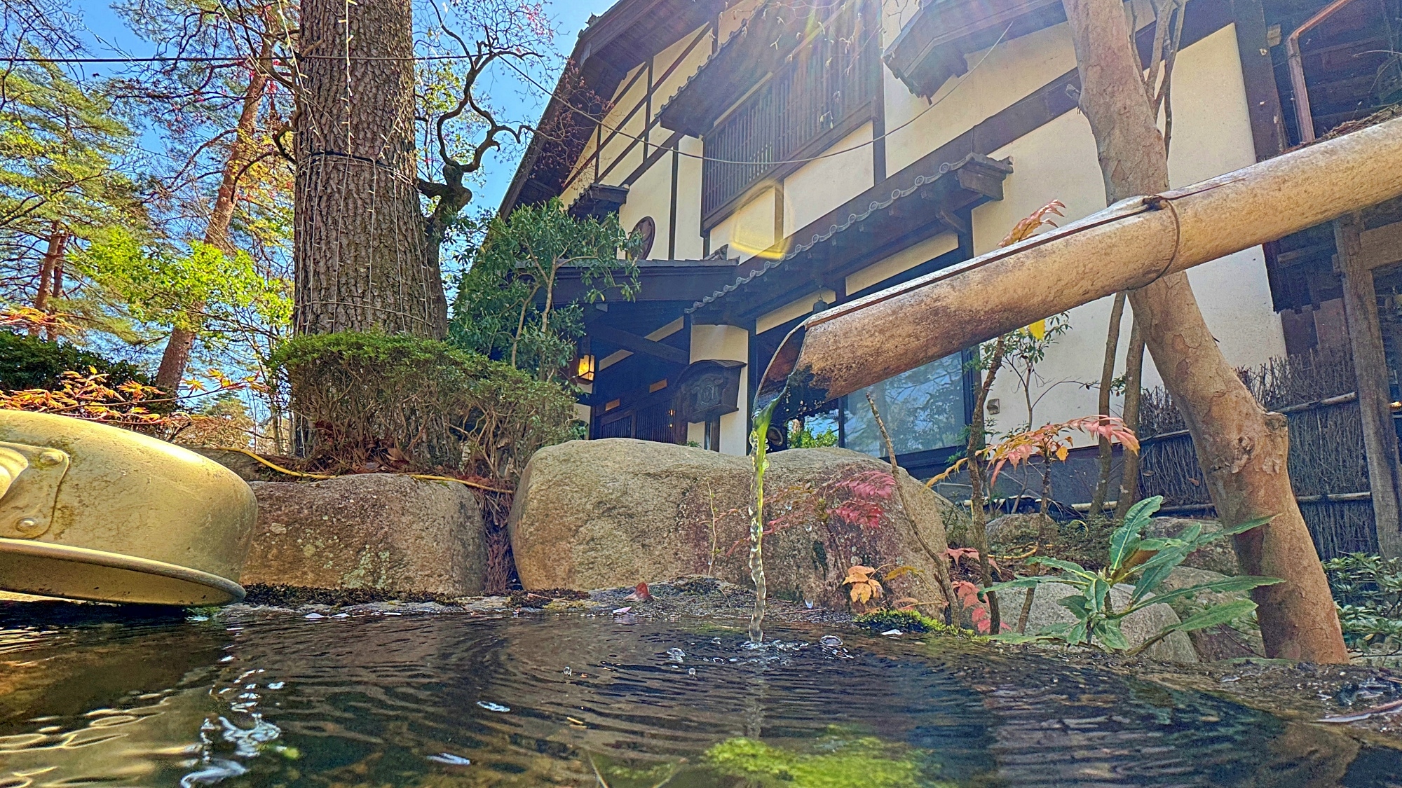 【施設】安曇野の四季を感じられる日本庭園