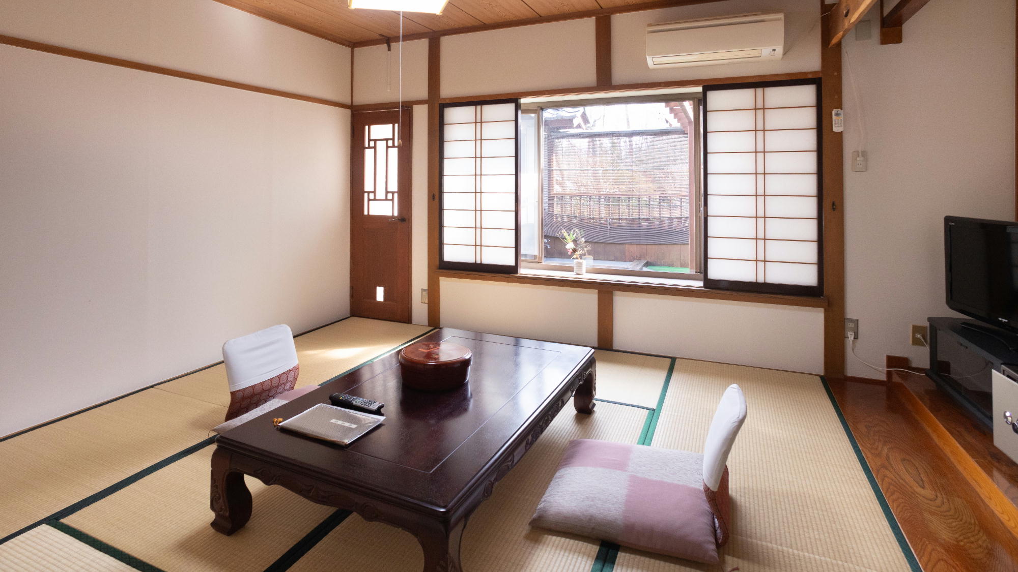 【別邸・温泉露天風呂付き和室】シャワー室・トイレ付