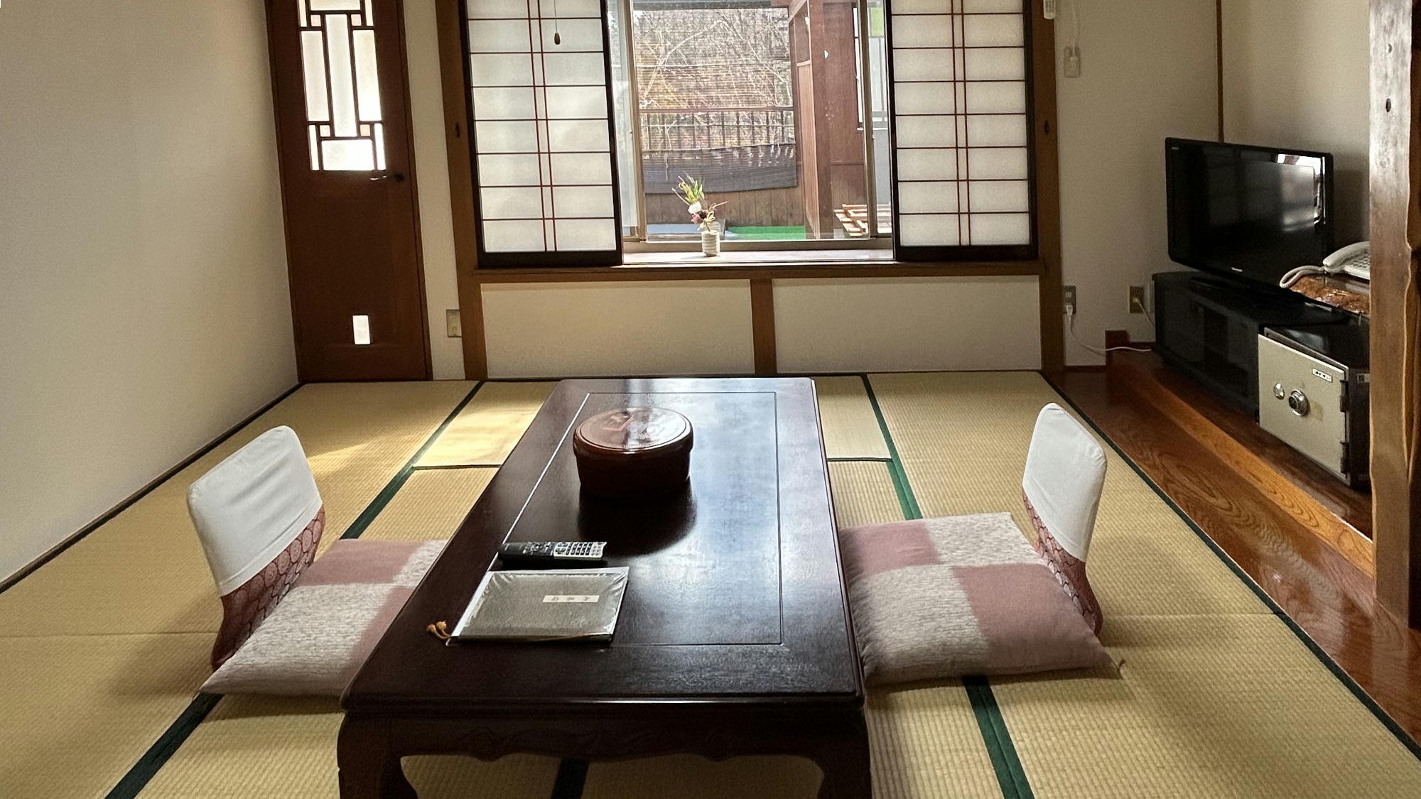 【別邸・温泉露天風呂付き和室】シャワー室・トイレ付