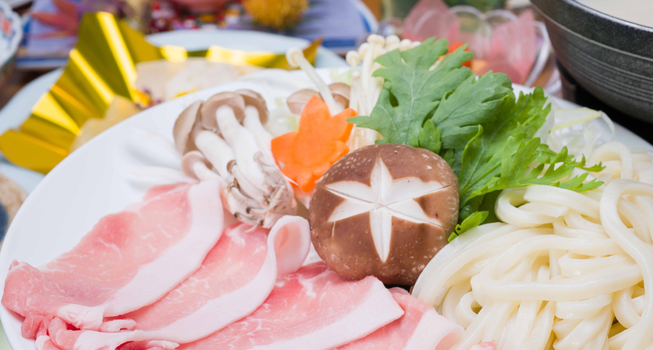 *【お食事一例（豚）】だし香る豆乳鍋に栃木県産の豚肉を軽く湯通し 絶品です！