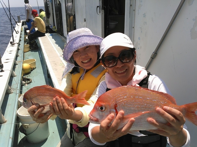 私たちでもこんな立派な鯛が釣れたよ～