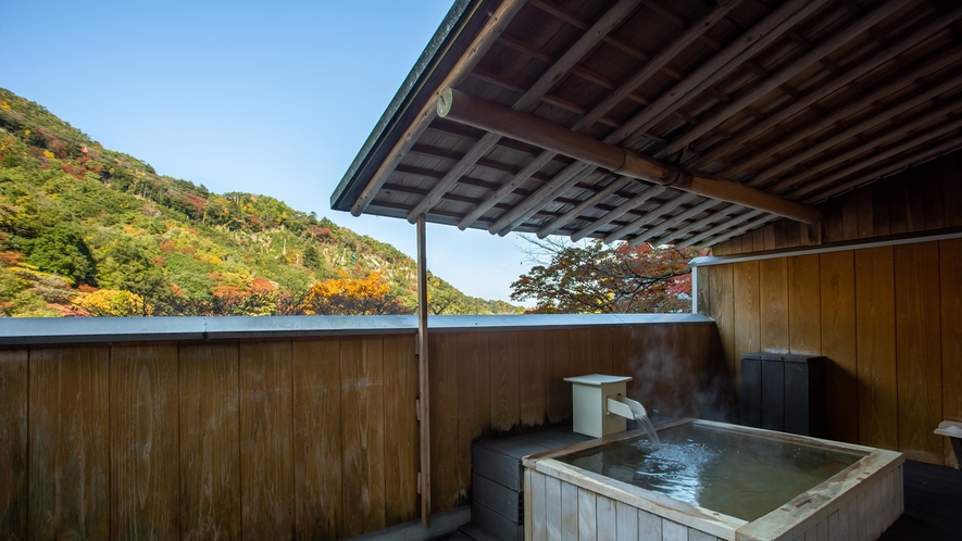 *【露天風呂付客室】秋は紅葉の景色を眺めながら、良質な湯の山温泉をいつでも満喫。