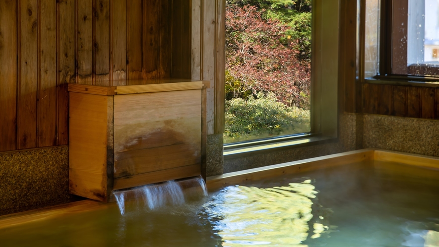 *【大浴場】女湯。御在所山の景色を眺めながら、ゆっくりと温泉をお楽しみください。