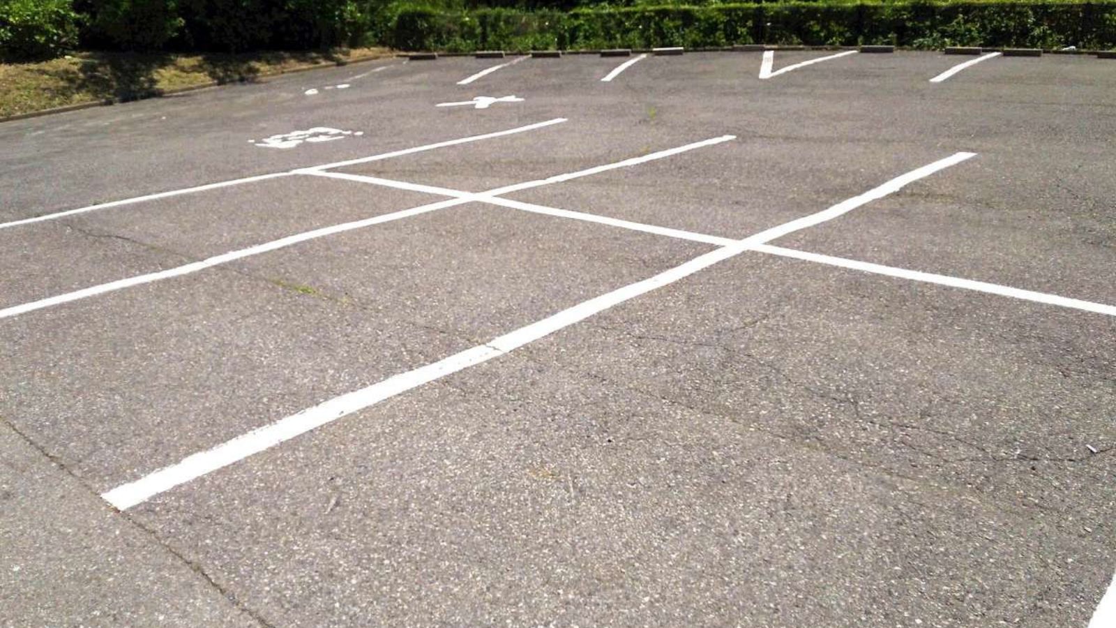 50台駐車可能　　二輪車、バスも駐車頂けます