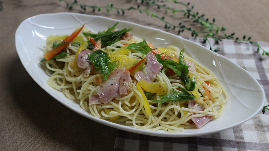 ベーコンと彩り野菜の冷製パスタ