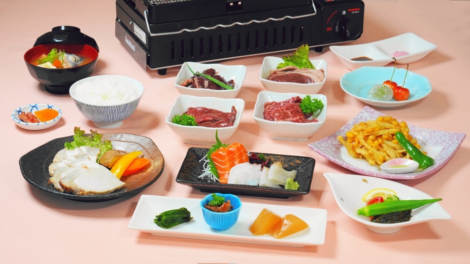 ≪トムラウシ山の麓の秘境宿≫お料理グレードアップ〜トムラウシ産　鹿肉・ジャージー牛の食べ比べ｜2食付