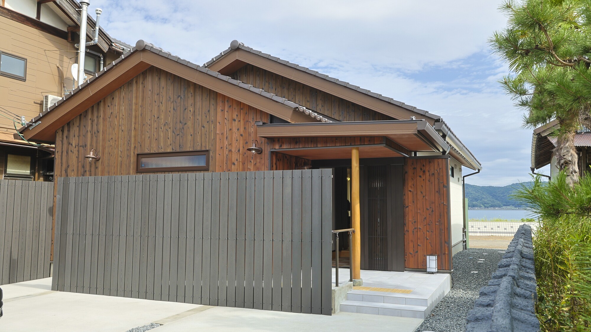 宮津湾を望む贅沢な佇まい「別邸ラグジュアリーヴィラ」外観