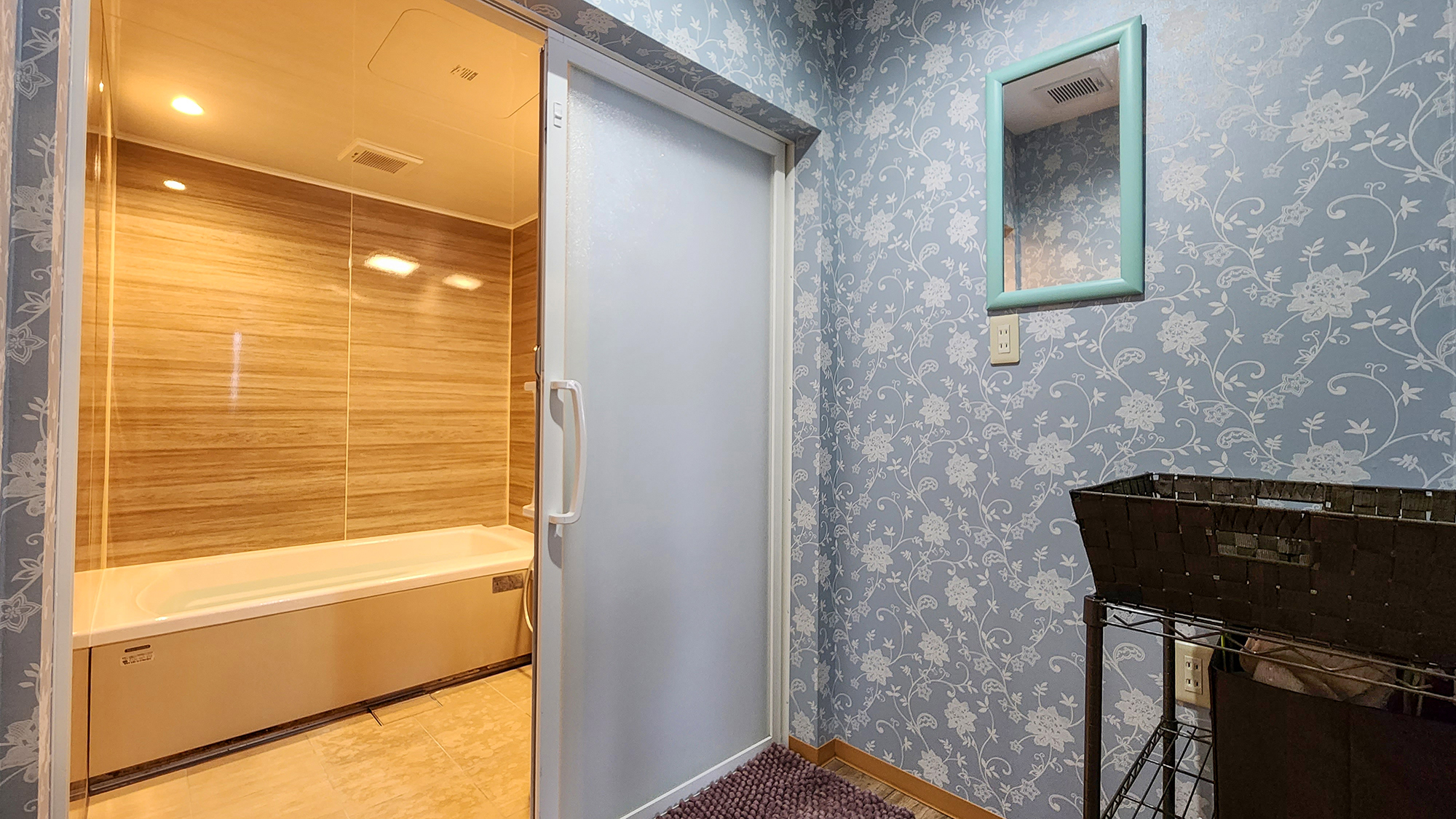 #浴室　すっきりとした脱衣場