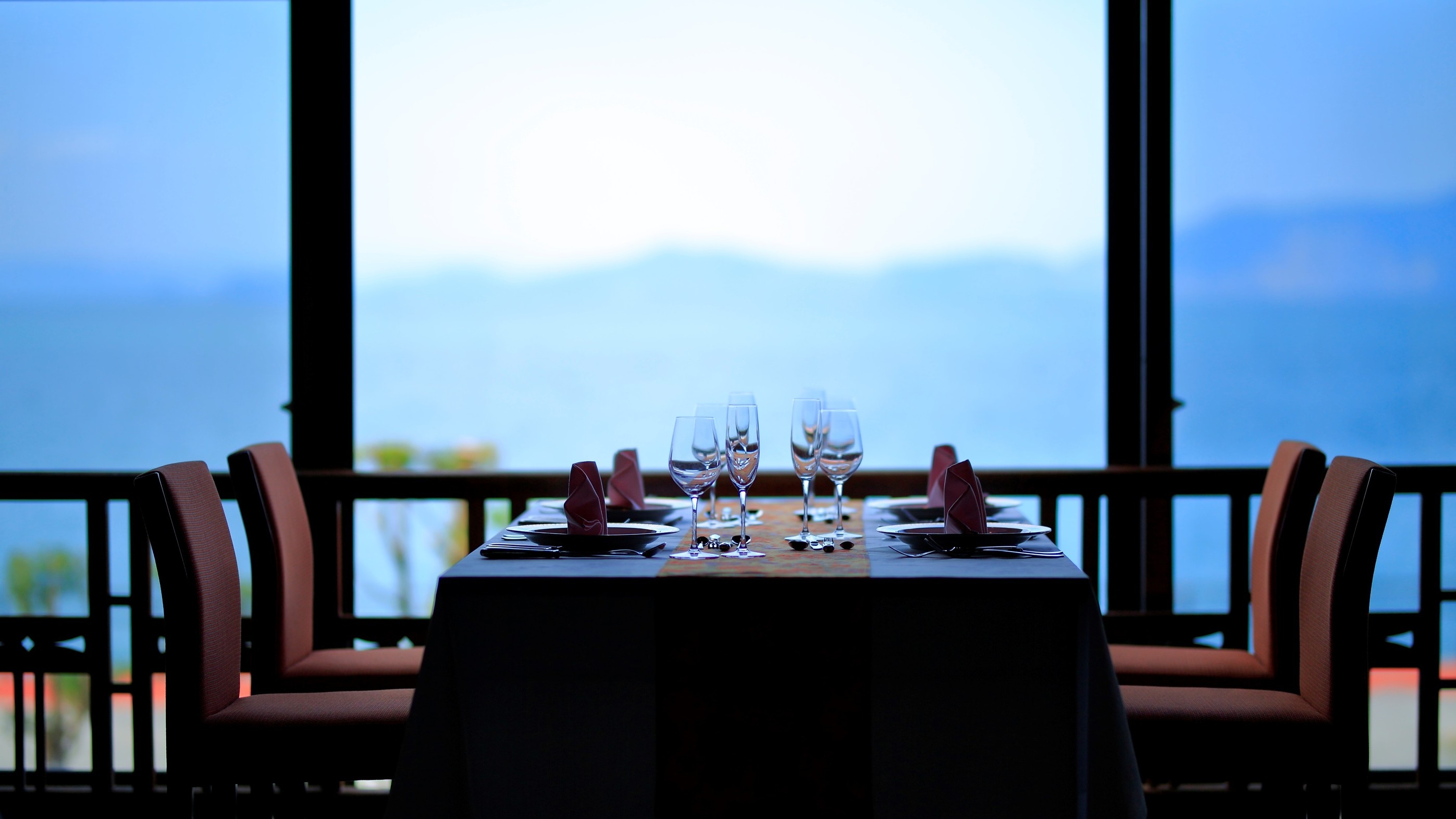 【期間限定／1泊2食】★3種類から選べる夕食が無料★朝食は和食派＆洋食派も大満足な約30種バイキング