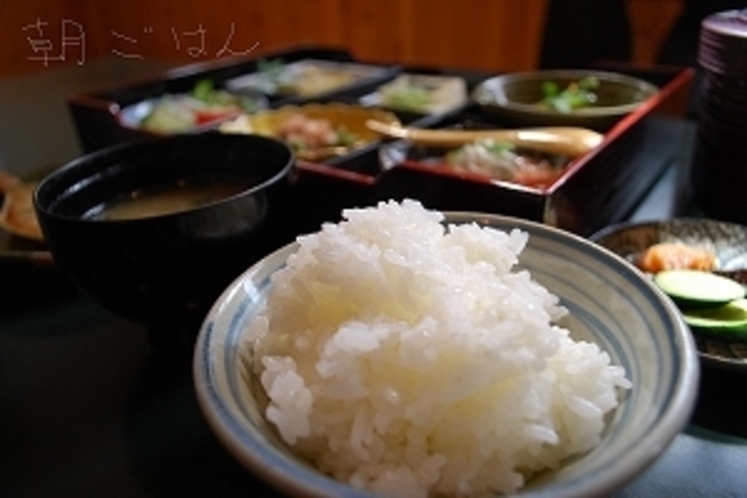 松花堂での朝食。