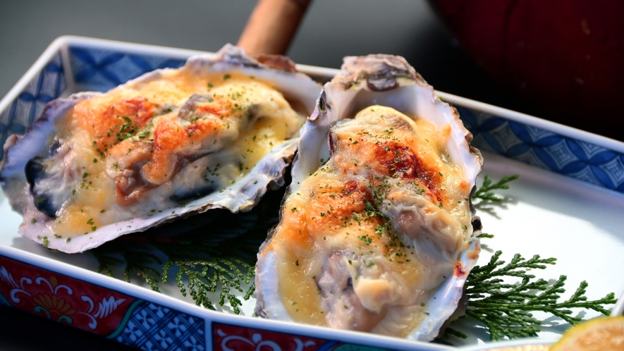 【牡蠣フルコース】牡蠣グラタンは牡蠣のジューシーな旨みが口の中に広がる一品です