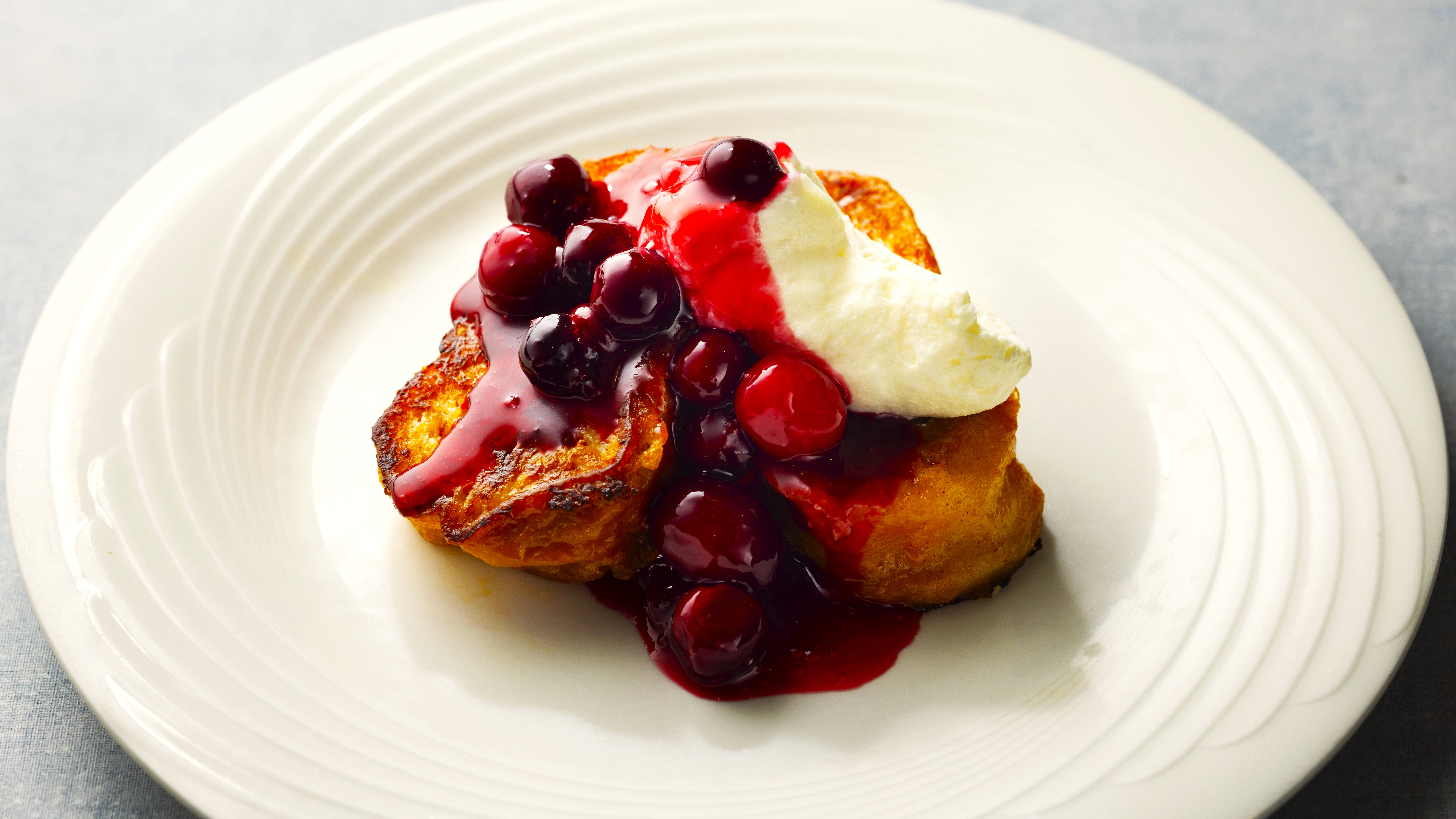 ■　朝食メニュー例　フレンチトースト　ベリーソース　■　