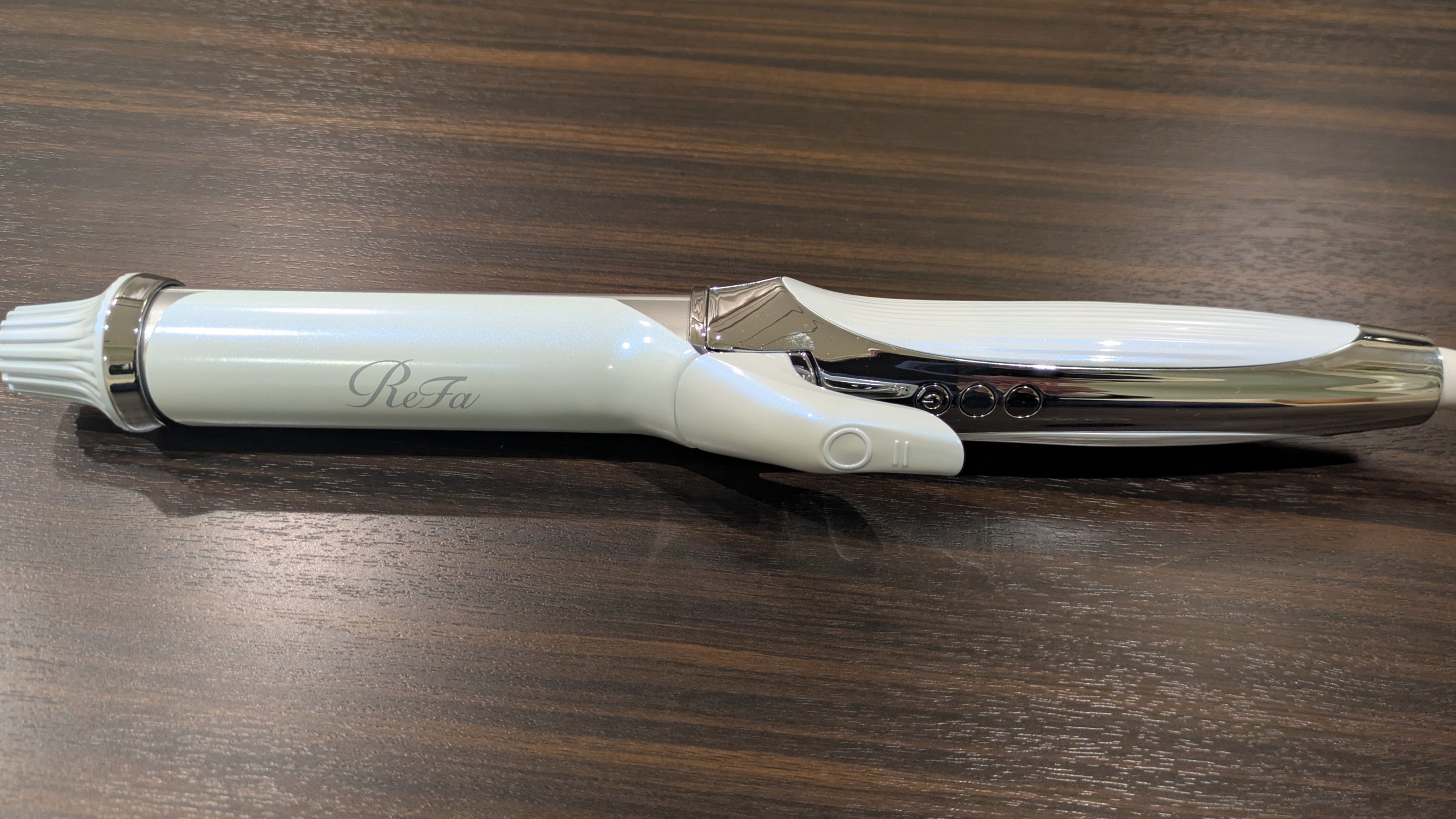 ■　スイートルーム専用ヘアアイロン　ReFa HAIR IRON　■