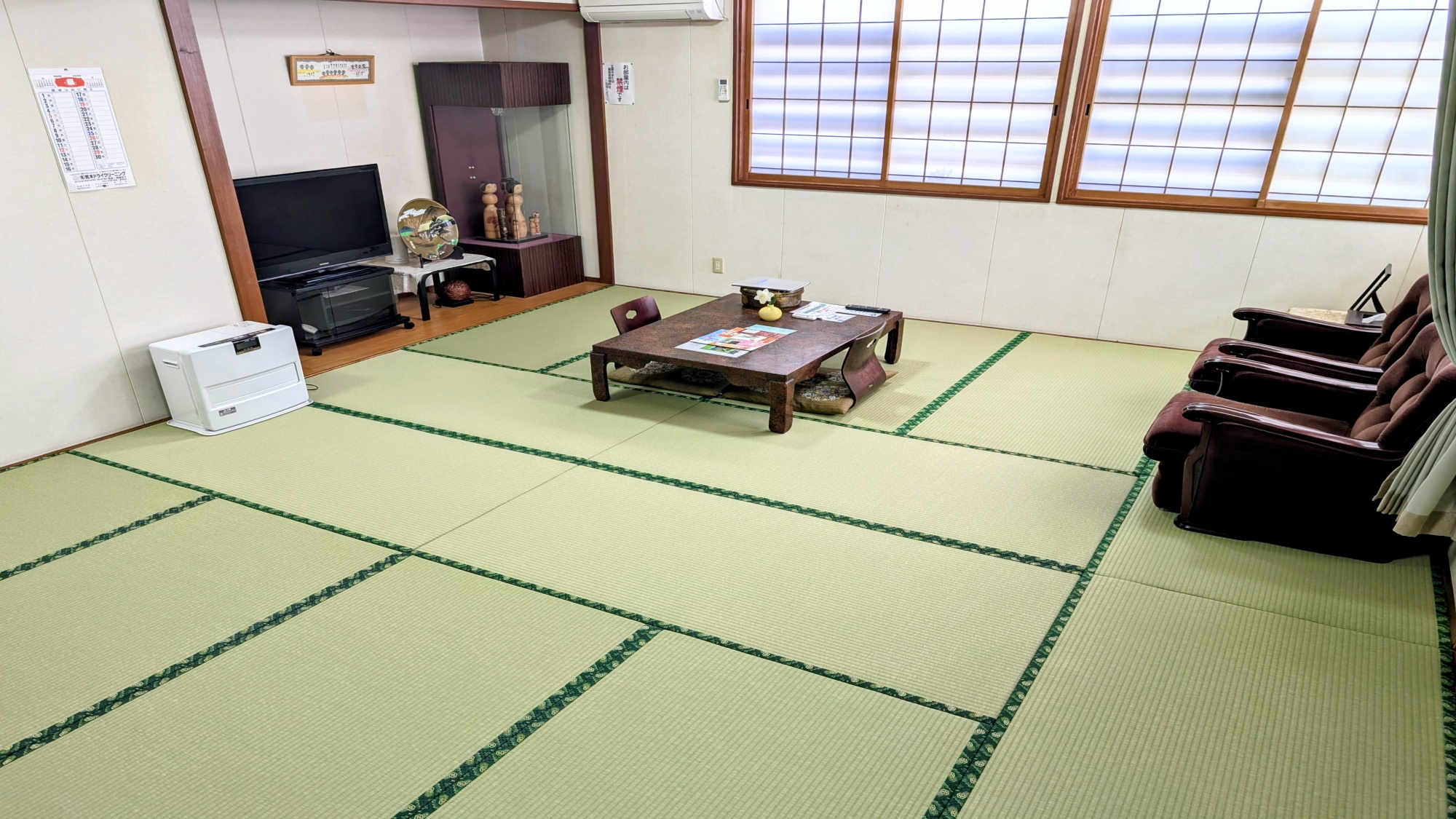 *［客室一例］移動が便利！ゆったりとした広さ１階１７畳和室