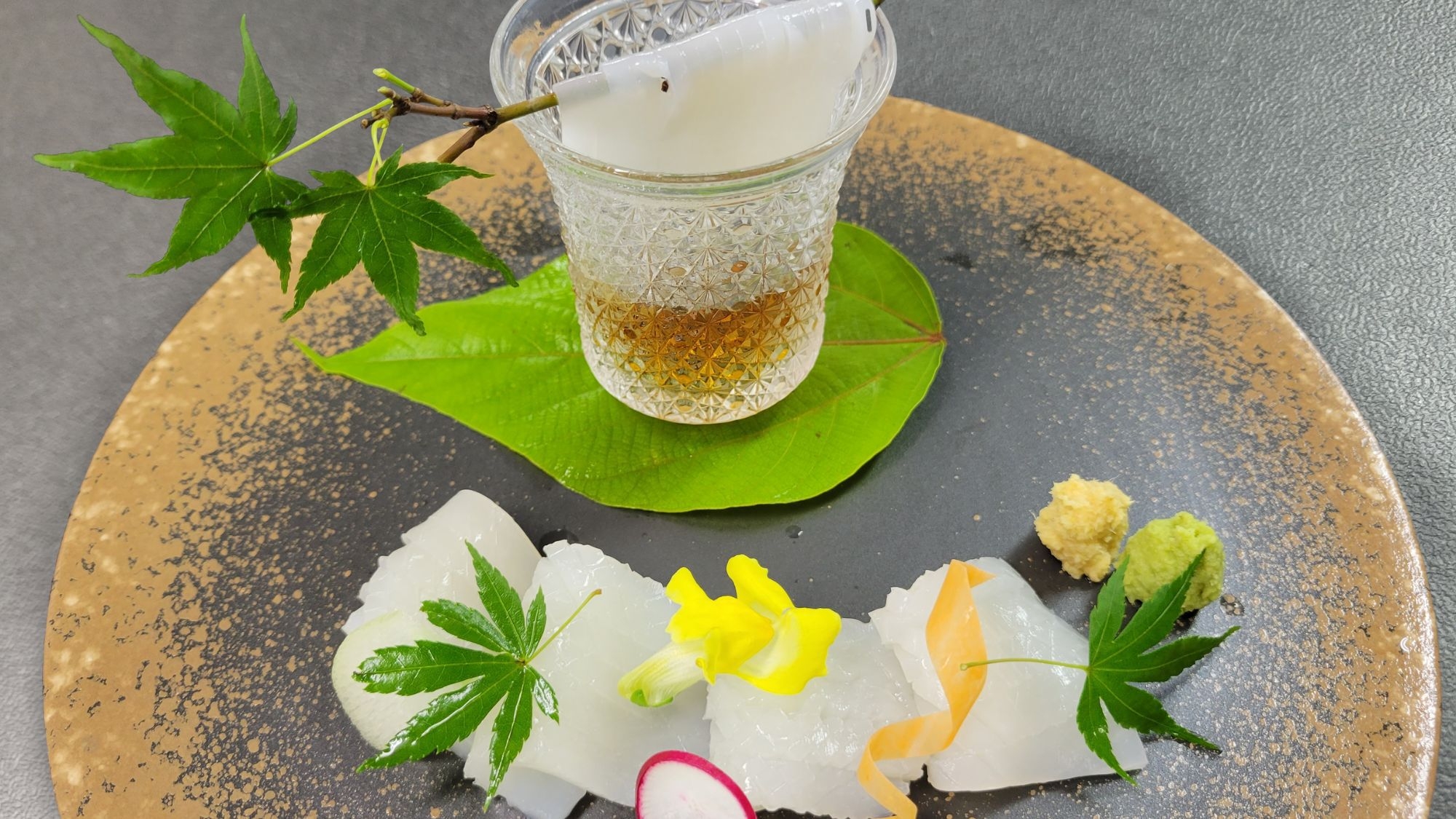 【夏限定〇旬の白烏賊づくし】地物白烏賊に季節の会席で夏の鳥取を堪能〇通称＜おんな湯＞効能豊かな温泉