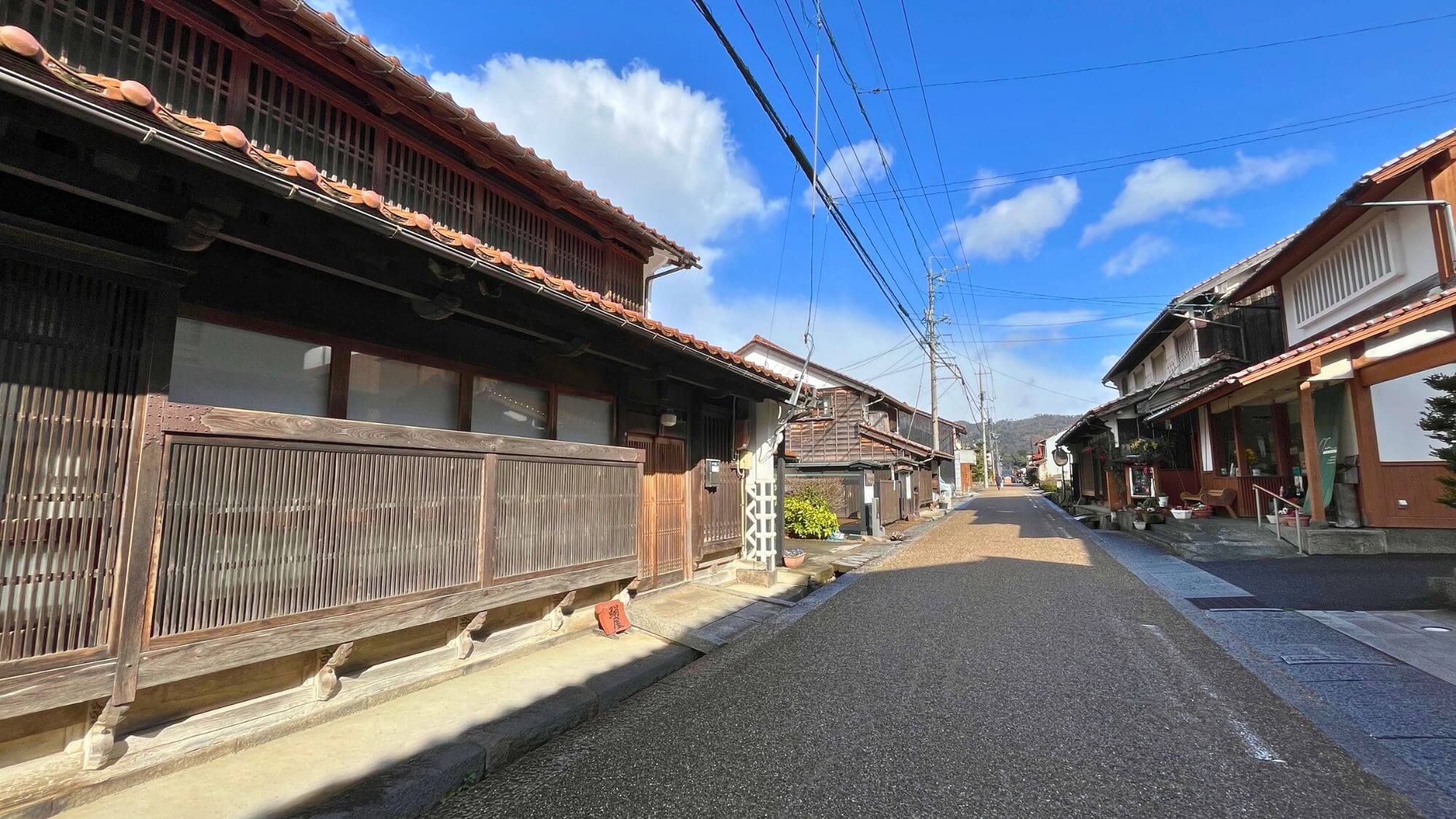 【鹿野城下町】歴史情緒あふれる城下町。古民家カフェやお土産屋さんが並びます。