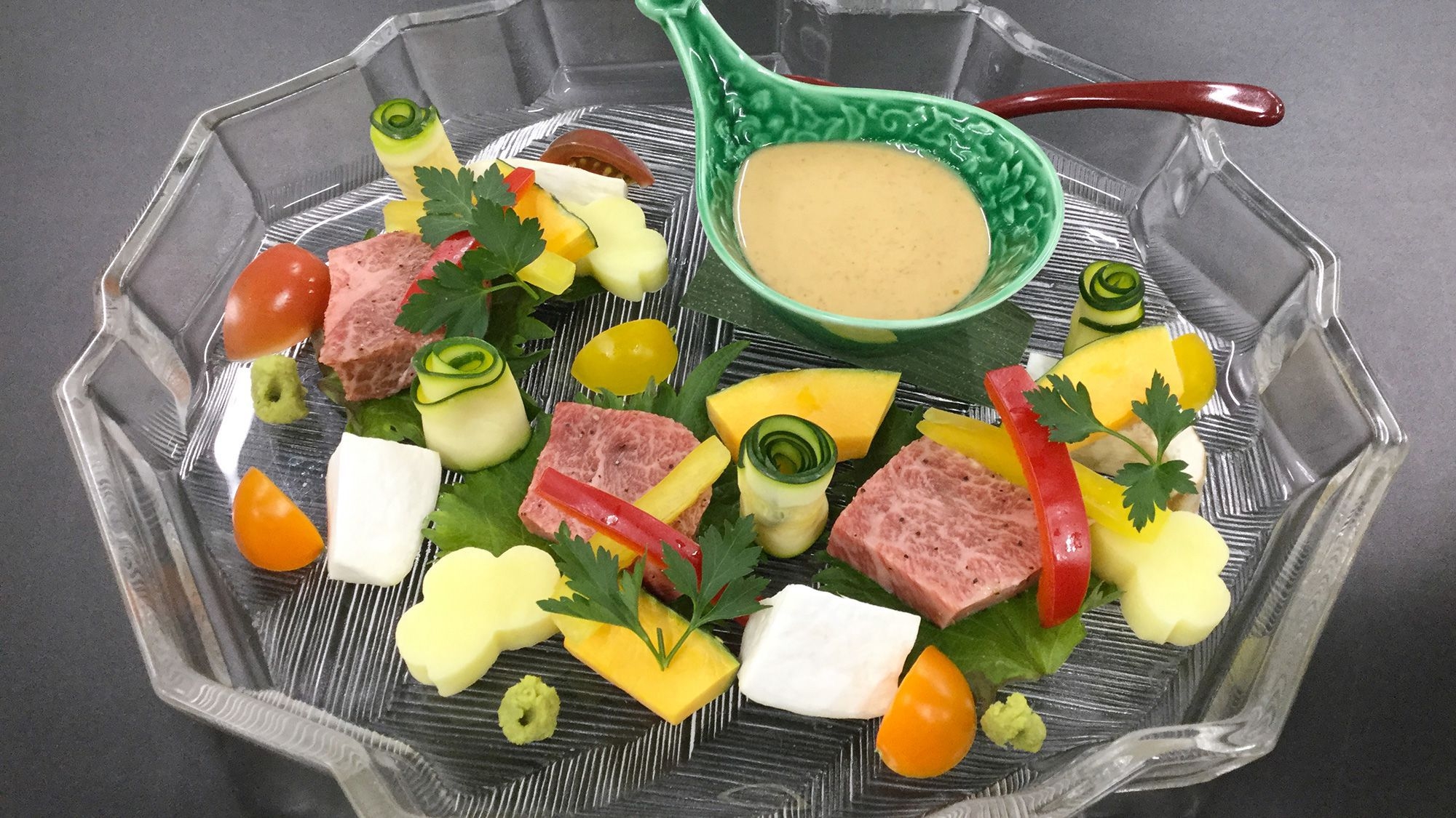 【卓袱グレードアップ】季節卓袱プラン　鯛薄造りと本鮪にぎり　国産ローストビーフ≪6〜8月≫
