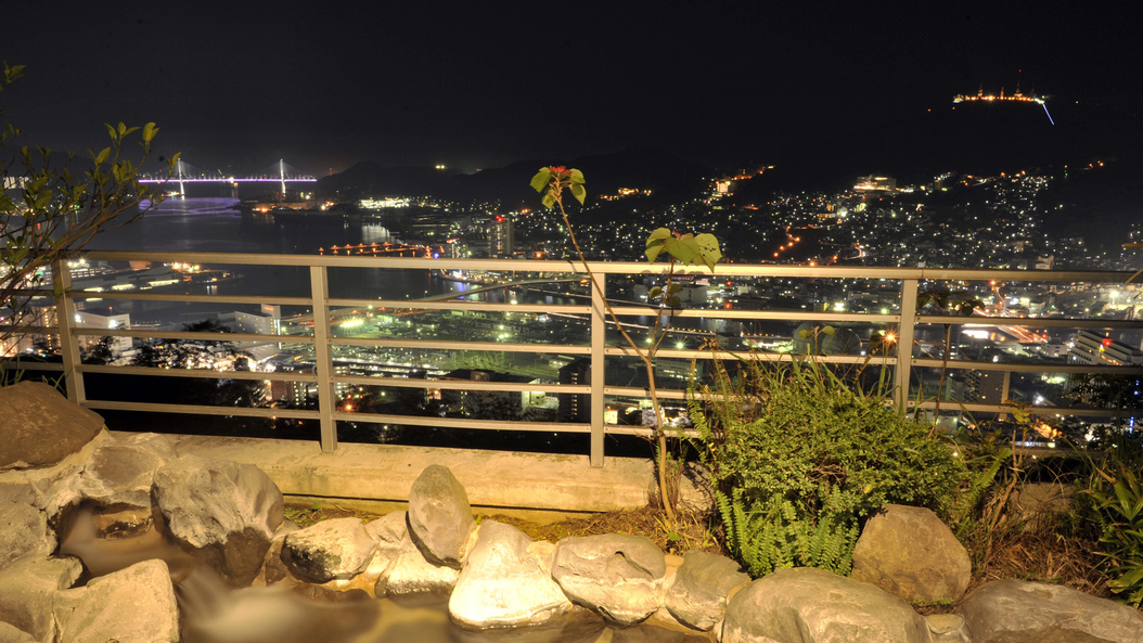 ●夜景を楽しめる露天風呂