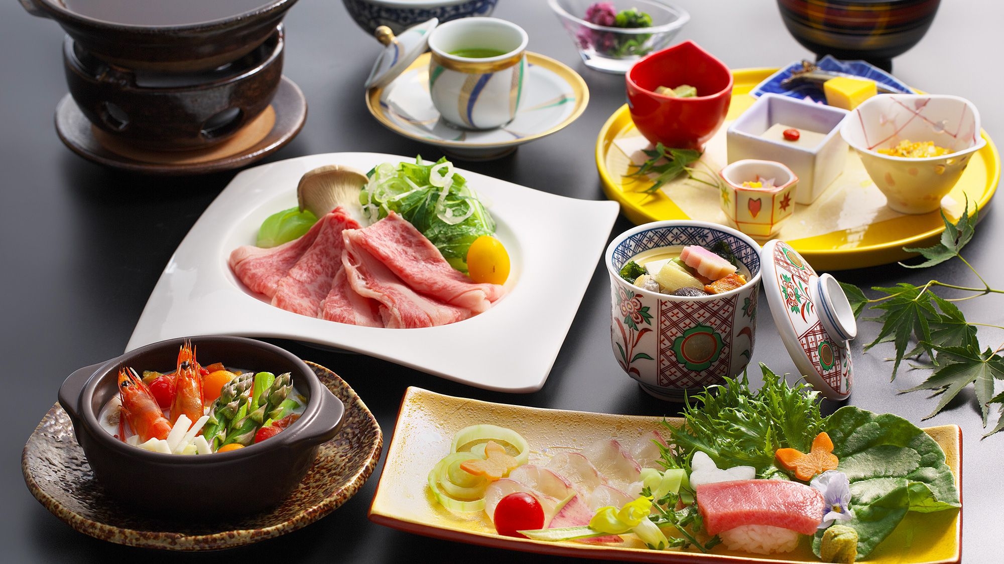 【会席グレードアップ】季節会席プラン　鯛薄造り　国産牛と青菜しゃぶ鍋≪3〜5月≫