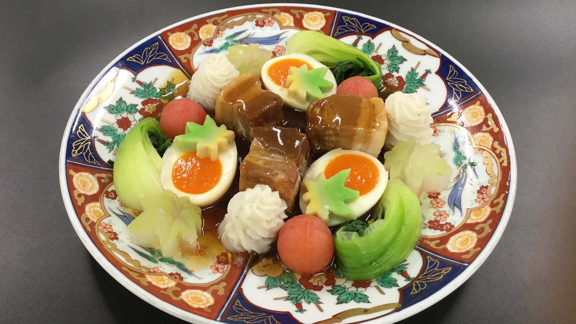 【卓袱グレードアップ】季節卓袱プラン　鯛薄造りと本鮪　豚角煮と旬野菜≪6〜8月≫