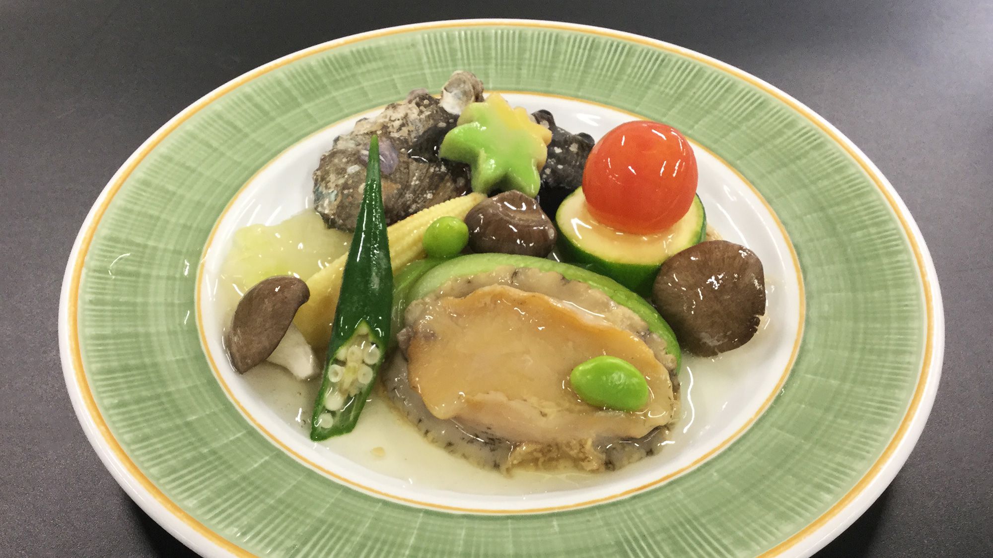 【6～8月会席 桜】鮑と彩野菜の炊合せ